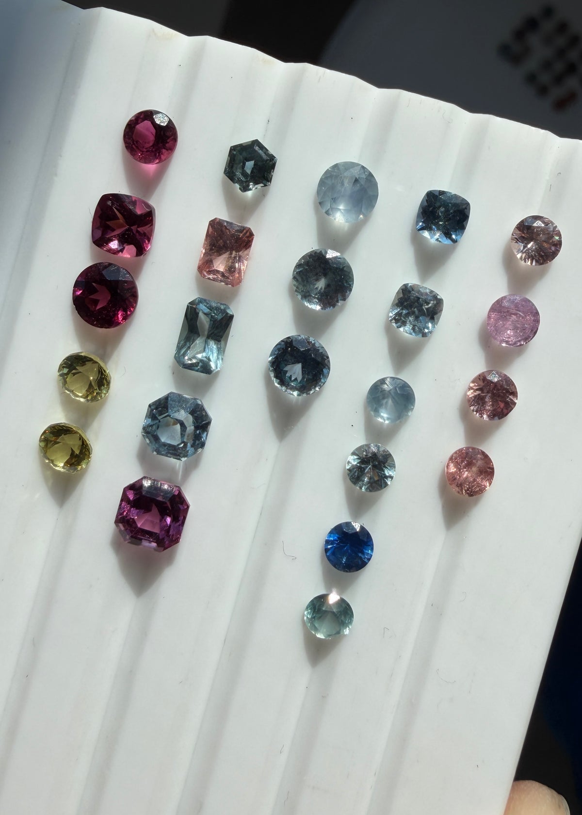 Sonder Charm - Choose Your Gemstone - 4mm Montana Sapphire