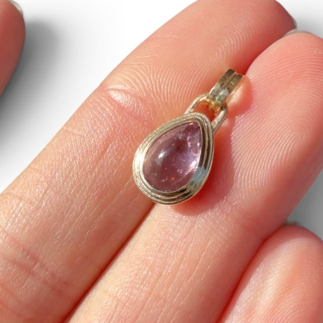Purple-y Pink Spinel Sonder Charm 2