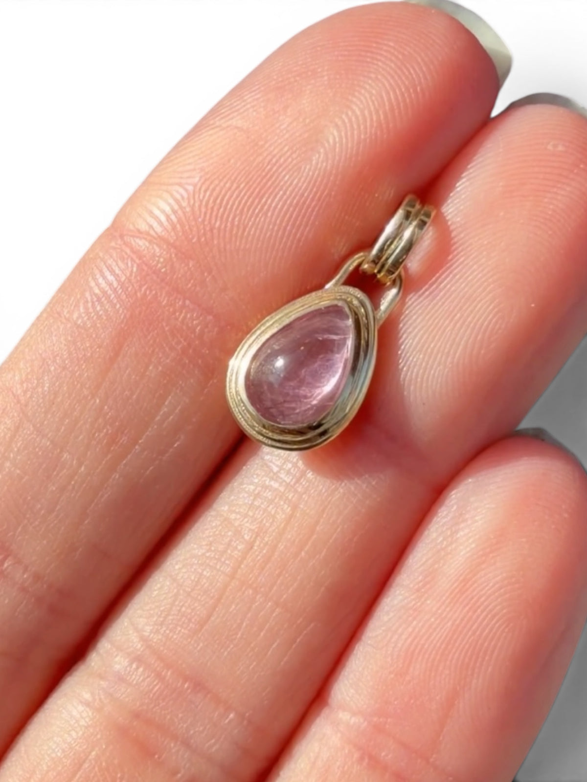 Light Purple-y Pink Spinel Sonder Charm 3